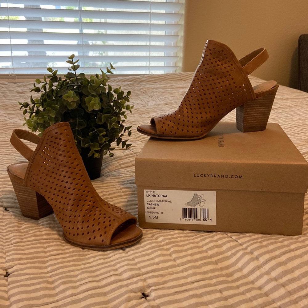 Lucky Brand Hatoraa open toe bootie sz 9.5